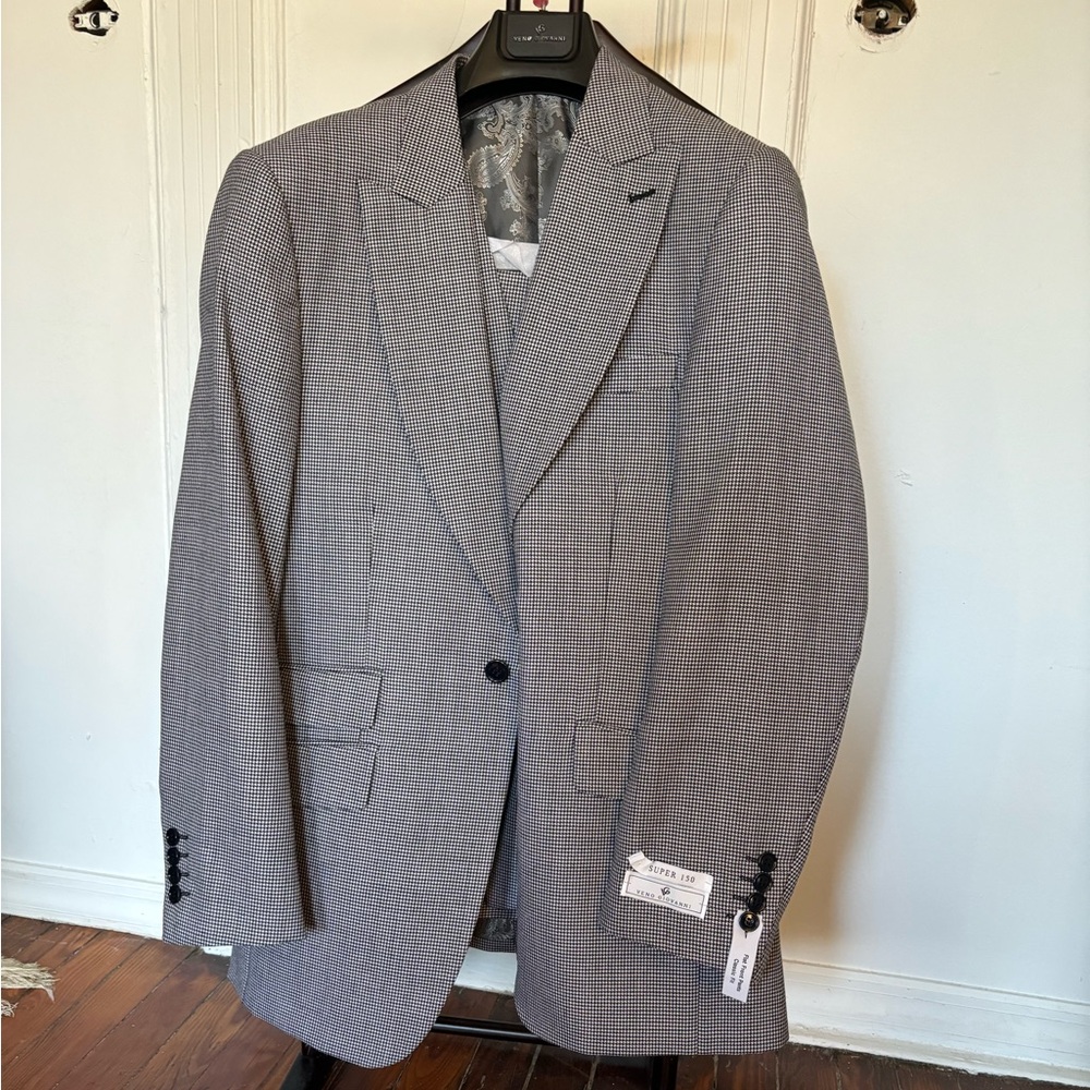 New With Tags Houndstooth 3-piece Wool Suit